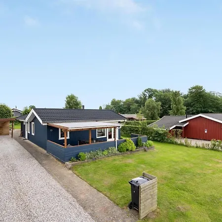 Holiday home Roar - 500m From The Sea In Se Jutland By Interhome *